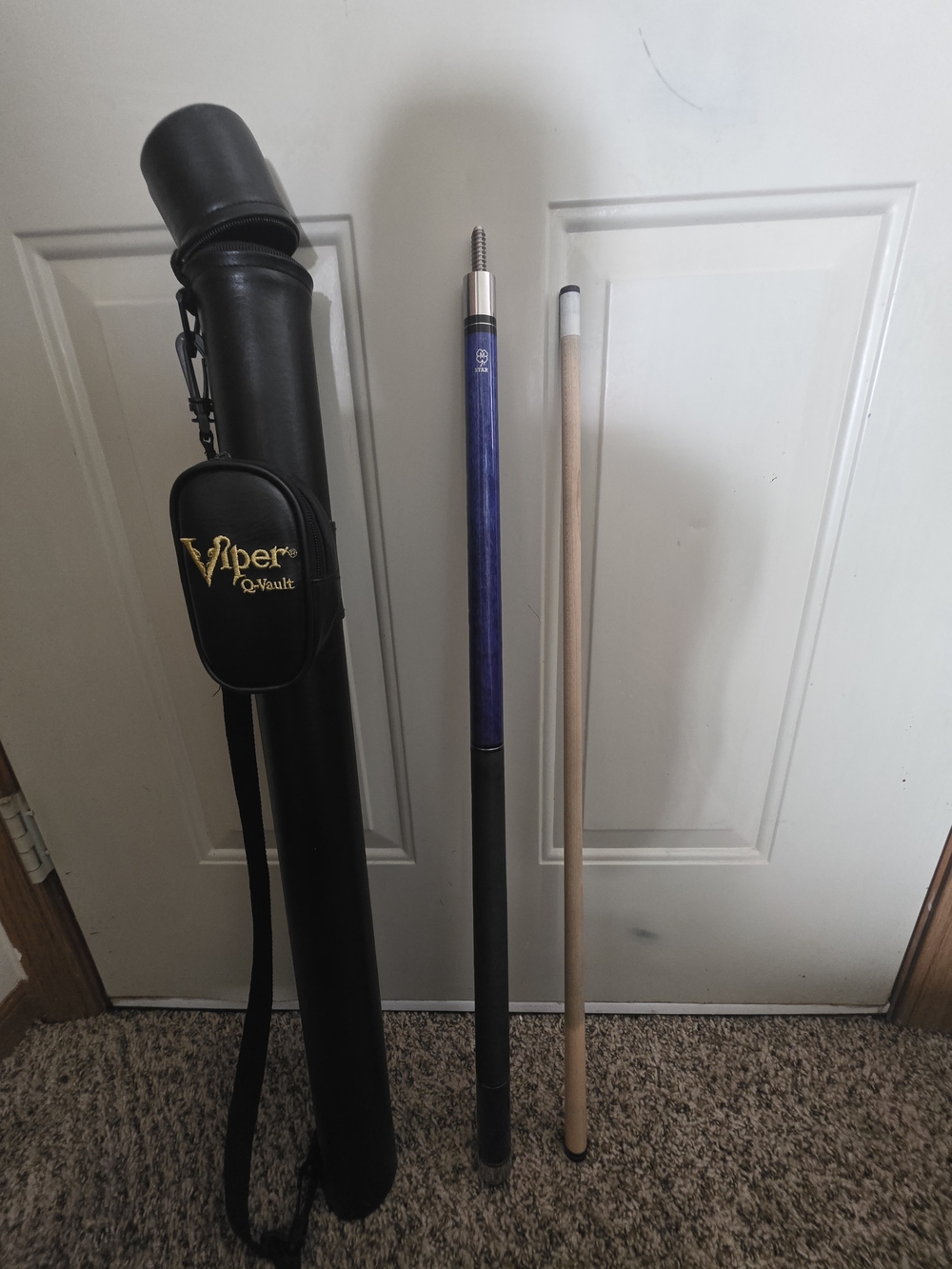 Viper Q-Vault Black Cue Case with Two Pool Cue Shafts